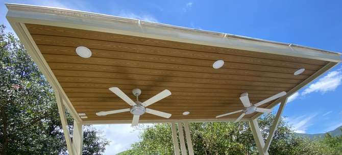 Pérgola en área de convivencia